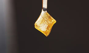 I tried my hand at rosin tech, a technique for making highly concentrated diy marijuana wax using just a hair straightener. How To Make Rosin Dabs Using A Homemade Rosin Press Leafly Aug 2021