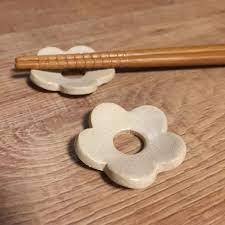 おうちでできる小さな陶芸 オーブン粘土 ですてきな雑貨を作ろう キナリノ 箸置き 手作り オーブン粘土 箸置き 手作り 紙粘土