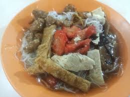 A wet market (also called a public market or a traditional market) is a marketplace selling fresh meat, fish, produce, and other perishable goods as distinguished from dry markets that sell durable goods. Somewhere In Singapore Blog Vegetarian Bee Hoon Mee Redhill Market