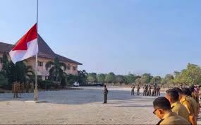 Dalam surat edaran bertanggal 25 september 2015 itu disebutkan bahwa pengibaran bendera setengah tiang hanya dilakukan pada 30 september 2015. Mengenang Tragedi G 30 S Pki Pemkab Tubaba Kibarkan Bendera Setengah Tiang Radar Tuba
