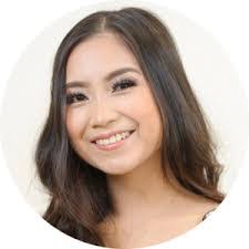 Victoria Downey's Instagram, Twitter & Facebook