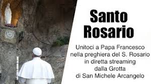 O glorioso arcangelo san michele, principe dell'armata celeste, sia tu la nostra difesa nella terribile guerra che noi conduciamo contro i principati e le podestà, contro i regnanti di questo mondo di tenebre, di spiriti e di male. Santo Rosario In Unione Con Il Papa Francesco Youtube