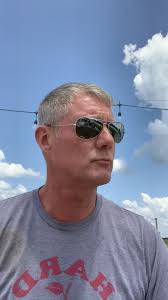 What's your favorite Buffet song? Let me know in the comments and watch the  video to find out mine! See you tonight! Just ignore the stain