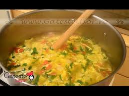 Curatam si spalam toate legumele pentru ciorba. Reteta De Ciorba De Fasole Galbena Si Dovlecei Youtube