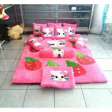 Karpet set bulu motif bunga terdiri dari: Fullset Karpet Karakter Bulu Rasfur Motif Hello Kitty Murah