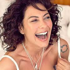 Jun 07, 2021 · a atriz fabíula nascimento, de 42 anos de idade, que costuma ser bem reservada e não se mostrar nas redes sociais, fez uma declaração ao seu marido, o ator emilio dantas, de 38. Clube Da Fabiula Nascimento Facebook