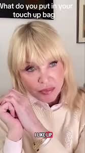 Give a girl the right makeup, and she can conquer the world. 💋 Photo by  @andrew.fabela Makeup and Styled by me Model: Felicia Wesley #elegance  #style #chic #makeup #couture