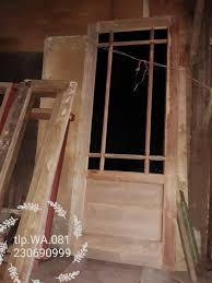 Kamu bisa membuat gantungan baju atau mantel dengan kayu bekas agar rumah kamu semakin rapih. Kusen Pintu Kayu Bekas Home Facebook
