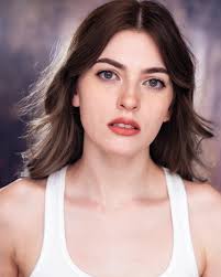 When should I update my headshot? I get this question all of the time,  especially for actors that transition looks often. Headshots should be  updated every 2-4 years for stage actors and