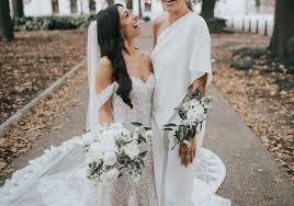 Yarn bowls keep the yarn from getting tangled or knotted while flying through a project. 14 Wedding Corsage Ideas For Vip Attendants