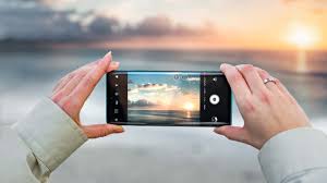 The tcl 20 pro 5g comes with a amoled which has a capacitive touch. Kilelzkzkgd8im