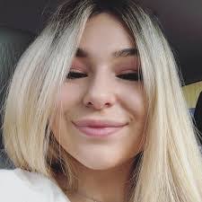 Katelyn Arnett's Instagram, Twitter & Facebook