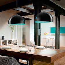 Ungewohlich Geformte Pendelleuchte Aus Metall Mit Knalliger Innenfarbe Beleuchtung Innenraum Esszimmerleuchten