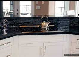60 Beautiful Kitchens Ideas With Black Granite Roundecor Black Backsplash Tile Countertops Kitchen Black Tiles Kitchen