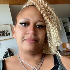 Natalie Morehead's Instagram, Twitter & Facebook