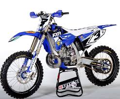 How About A Closer Look Browniemx S Yz250 He Piloted To A Top 5 At The 2 Stroke National Dirtbikemag Capturing The Motocross Love Motocross Dirt Bike Track