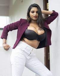 Elakkiya big boobs photoshoot stills - South Indian Actress