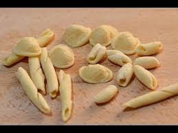 Come Fare A Mano Cavatelli Orecchiette E Fricelli Pugliesi La Ricetta Della Mamma Youtube Ricette Ricette Di Cucina Ricette Pasta Fatta In Casa