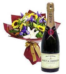 Send flowers and champagne to france. Local Florist In Paris Luxury Flower Delivery In Paris Send Flowers Paris France
