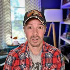 Dis guy jressed up like Donny fer Halloween n'at