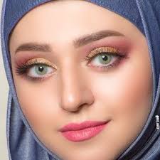 جمـعة مـ باركة متابعاتي الغاليات لوك اليوم ناعم خفيف واستخدمت ماركة وحدةةة بكل الميك اب هي Bys الاستراليه Muslim Beauty Beautiful Muslim Women Beautiful Hijab