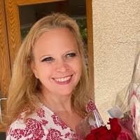 Jennifer Mather's Instagram, Twitter & Facebook