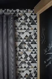 Dans Une Chambre D Ado Un Papier Peint Geometrique Est Parfait Pour Apporter Du Dynamisme Et De La M Papier Peint Papier Peint Geometrique Papier Peint Vinyle