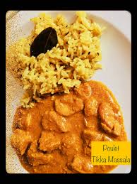 Le poulet tikka massala est l'un des plats les plus populaire de l'inde, j'ai deja proposé les brochettes de poulet massala il y a quelques années, je récidive avec ce savoureux plat indien accompagné cette fois de riz basmati et de pain naan. Riz Poulet Tikka Massala Decouvrez Les Ingredients Ustensiles Et Etapes De Preparation