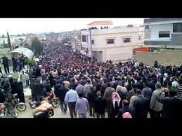 هي ساحة تقع أمام الجامع العُمريّ الكبير في مدينة درعا. Ø£ÙƒØ¨Ø± Ù…Ø¸Ø§Ù‡Ø±Ø§Øª Ø¯Ø±Ø¹Ø§ Ø§Ù„Ø¨Ù„Ø¯ ÙˆØªØ´ÙŠÙŠØ¹ Ø§Ù„Ø´Ù‡Ø¯Ø§Ø¡ Ù‚Ø¨Ù„ Ø§Ù„Ø­ØµØ§Ø± Youtube