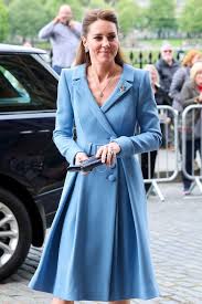 Though middleton looked gorgeous, especially since she completed the look with a red sylvia fletcher hat and a tartan scarf, people were not pleased that she stole the show. Trz0viyieeleqm