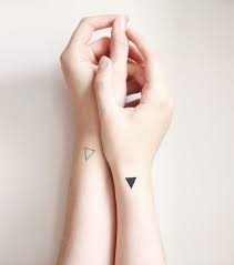 It is said that in borneo, women tattooed their symbols on their forearm indicating their particular skill. 1001 Ideas For A Geometric Tattoo With A Unique Design