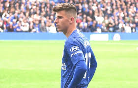 Mason tony mount (born 10 january 1999) is an english professional footballer who plays as a midfielder for derby county of the championship , on loan from premier league club chelsea. Mason Mount Could Be England S Kevin De Bruyne El Arte Del Futbol