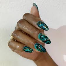 5 wearable accent nail designs. 21 Best Winter Nail Designs That Ll Help You Sparkle All Season Allure