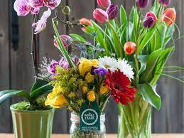 1,202 whole foods flower products are offered for sale by suppliers on alibaba.com, of which cooler bags accounts for 1%. Whole Foods Market 20 Stem Bunch Of Tulips Only 10 For Amazon Prime Members Hip2save