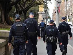 Sydney police out in force for expected protests. 1ytpp6yjubijom