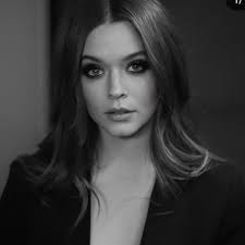 VERA STONE. (@GRANDMAGVS)