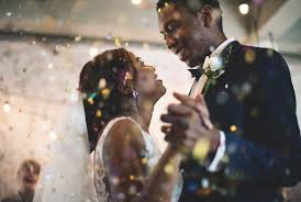 Partagez votre évènement avec cette chanson d'ouverture de bal intitulée je t'aime je. Top 10 Des Musiques Les Plus Romantiques Pour L Ouverture Du Bal De Mariage
