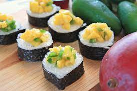 De Latin Fusion Sushi Mit Frischkase Avocado Und Mango En Latin Fusion Sushi With Cream Cheese Avocado And Mango Sushi Vegetarian Sushi Coriander Recipes