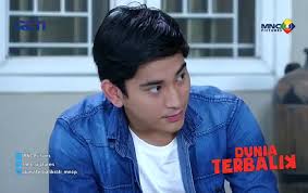 Film ini diketahui telah meraih total 31 penghargaan dan salah satunya adalah penghargaan di indonesia movie award (ima) 2008 kategori special award peran yang mencuri perhatian yang dimenangkan oleh julian kunto. Rating Terus Menanjak Kehadiran Bio One Sukses Tarik Perhatian Penggemar Dunia Terbalik