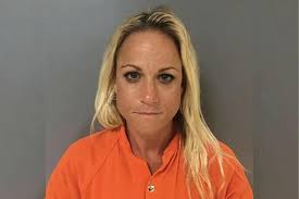 TICHERE E AHLOLELOA HO FEPA BANA LITJETJE Cynthia Perkins ea lilemo 36  eleng tichere ea Amerika e bonoe molato oa lilemo tse 41 chankaneng kamora  ho foqa bana litjetje (sperms) tsa monna