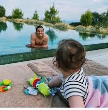 Yann sommer ist der prototyp des modernen profis: Em2021 Yann Sommer Familie Das Ist Seine Freundin Und Die Kinder Promiwood