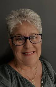 Hi All, I'm Fiona….a Midwife, Banker, Biker, Gym Expert, Mobile  Communications Pioneer, Independent Travel Agent & Mother. The list could  go on, some of these roles continue, the point being we've all