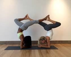 Partner Yoga This Is So Cool Partner Yoga Partner Yoga Poses Yoga Poses