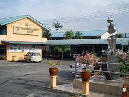 Sekolah menengah kebangsaan bandar kuching no.1 atau nama ringkasnya smk bandar kuching no.1, merupakan sebuah sekolah menengah kebangsaan yang terletak di jln chong kiun kong, kenyalang park. Smk Bandar Kuching No 1 Photos Facebook