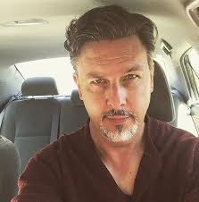 Through a Screen Darkly: Overstreet, Jeffrey: 9780830743155: Amazon.com:  Books