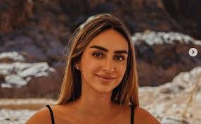 Martina Gil's Instagram, Twitter & Facebook