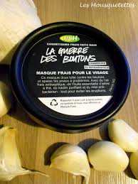 Moderne masque de boue de nettoyage est basée sur le charbon de bois de bambou. La Guerre Des Boutons De Lush Dans Mon Frigo Efficace Ou Inutile
