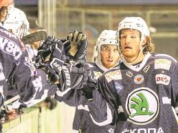 Damit du erweiterte funktionen bei eishockey.info nutzen kannst, benötigen wir einige angaben von dir. Kassel Huskies Gewinnen Umkampftes Spiel Gegen Bietigheim Steelers Kassel Huskies