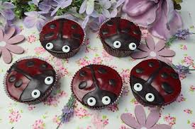 Parfait pour un gâteau d'anniversaire. Low Carb Schokomuffins Im Marienkafer Kleid Storfine