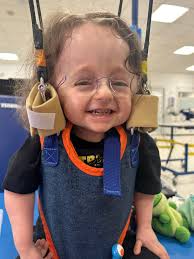 Adaptive clothing for easy dressing